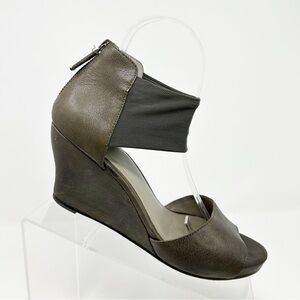 Eileen Fisher Corona Gray Leather Wedge Sandals Size 8 Back Zipper Comfort Strap